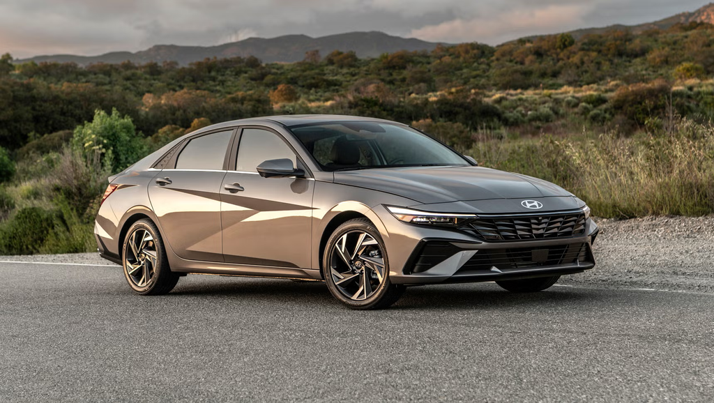 Hyundai Elantra SE – Best Cheap Car for Fuel Economy
